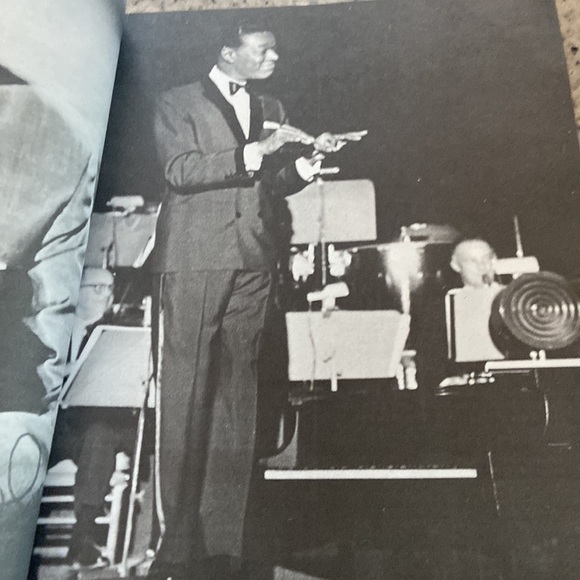 Nat King Cole Unforgettable Song book Legendary Performers Volume 9 - Picture 6 of 7